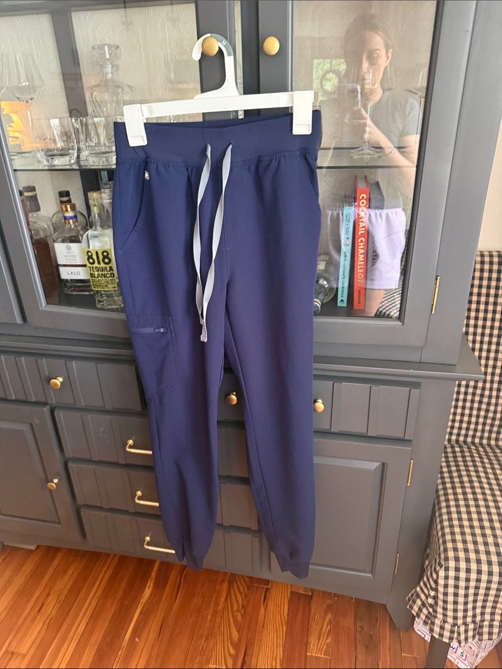 Figs women’s Navy Zamora Joggers with Contrast Tie